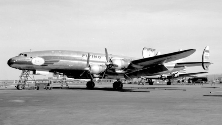 10. Безследно изчезналите барети
На 16 март 1962 г. от авиобаза Травис в Калифорния излита пътнически самолет Super Constellation на американската авиокомпания Flying Tiger Line. Машината превозва 93 войници от американските специални части, които отиват в Южен Виетнам. На борда са още 11 души екипаж и трима виетнамски военни.
Полетът трябва да се извърши с няколко междинни кацания. Машината каца на остров Гуам за презареждане и трябва да прелети до авиобаза Кларк във Филипините, преди да достигне Сайгон. Излитането от Гуам е нормално и по маршрута екипажът прави регулярни контакти с ръководството на въздушното движение. 
Самолетът обаче не се приземява във Филипините. Търговски кораб съобщава за взривове в небето, като позицията съответства с курса на самолета.
Въпреки мащабното издирване не са намерени нито трупове, нито останки от машината.
Разследването заключава, че най-вероятно причина за инцидента е взрив на борда, но не може да определи неговите причини.