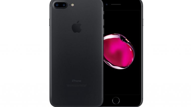 8) iPhone 7 Plus - 88 точки 
Първият смартфон на Apple с двойна основна камера даде двойно по-добра дълбочина на фокуса, 2х оптичен зуум и портретен режим, който изолира отлично обекта от фона му. iPhone 7 Plus може да се похвали с много добра цялостна експозиция на целевия обект, широк динамичен обхват, стабилен баланс на белия цвят и добро запазване на детайла при снимане на открито. Недостатъците са: загуба на най-фините детайли при слаба светлина, видими флуктуации в яркостта при слаба светлина, нестабилен автофокус при използване на светкавица при последователни снимки.