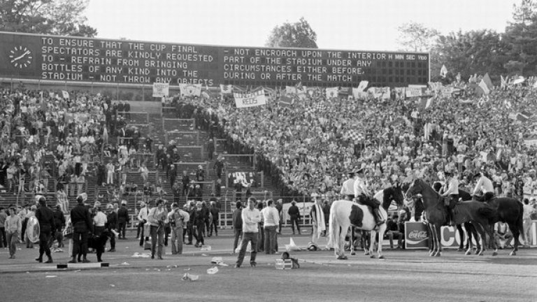 Хегемонията на Ливърпул е прекъсната от две събития - едното е появата на Брайън Клъф с неговия Нотингам Форест, вдигнал купата през 1979-а и 1980-а. Другото - "Хейзел", финалът през 1985-а в Брюксел, когато загиват 39 фенове на Ювентус в сблъсъци с агитката на Ливърпул. Клубът е изваден за 6 години от Европа, а другите английски тимове - за 5.