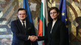 Българският външен министър Теодора Генчовска пък коментира, че България помага на Украйна според възможностите си
