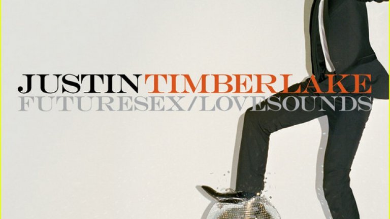 Futuresex/Lovesounds (2006)
Джъстин Тимбърлейк
След всички SNL епизоди и участия при Фалън и филмови роли, почти е трудно да си спомним колко радикален беше този албум, когато излезе — моментът, когато 25-годишното хлапе, оцеляло от месомелачката на бой-банда премина в авангарда на попмузиката, създавайки преливащо от секс аренби с космически звук, благодарение на възродилия се, надминаващ себе си Тимбаленд. Сериозният актьор JT и зрелият соулпевец JT с нищо не превъзхождат този младеж.
Номинация от Джъстин: "Voodoo на D'Angelo и Kid A на Radiohead. Може да звучи иронично, че избирам два албума, излезли в първата година на XXI век, с всичката велика музика, появила се след този момент. Но тогава бях на 19. Бях готов да слушам музика по различен начин. Не само че те бяха пълни с чудесни песни, но и звученето им наистина ми повлия. Те бяха завършени цялостни творби — едновременно прогресивни и ретро. Те преобразиха света, в който бях тогава. И в крайна сметка те доведоха до желанието ми да запиша първия си солов албум. Винаги ги цитирам като вдъхновението, което ме е накарало да си размърдам задника. Винаги се връщам към тях, и те все още го правят (карат ме да си размърдам задника)."