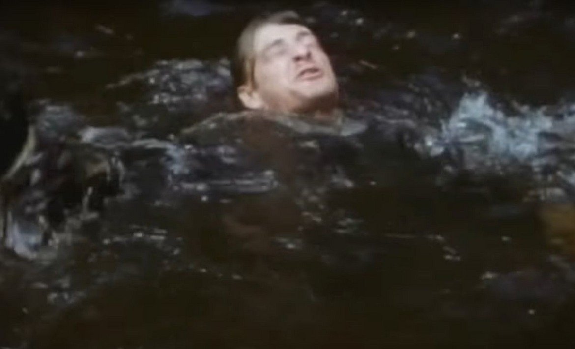 4. Lorna Doone (1990)
Удавяне. За първи път.
