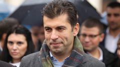 Конституционният съд трябва да определи дали назначаването на Петков за служебен министър противоречи на Основния закон на България