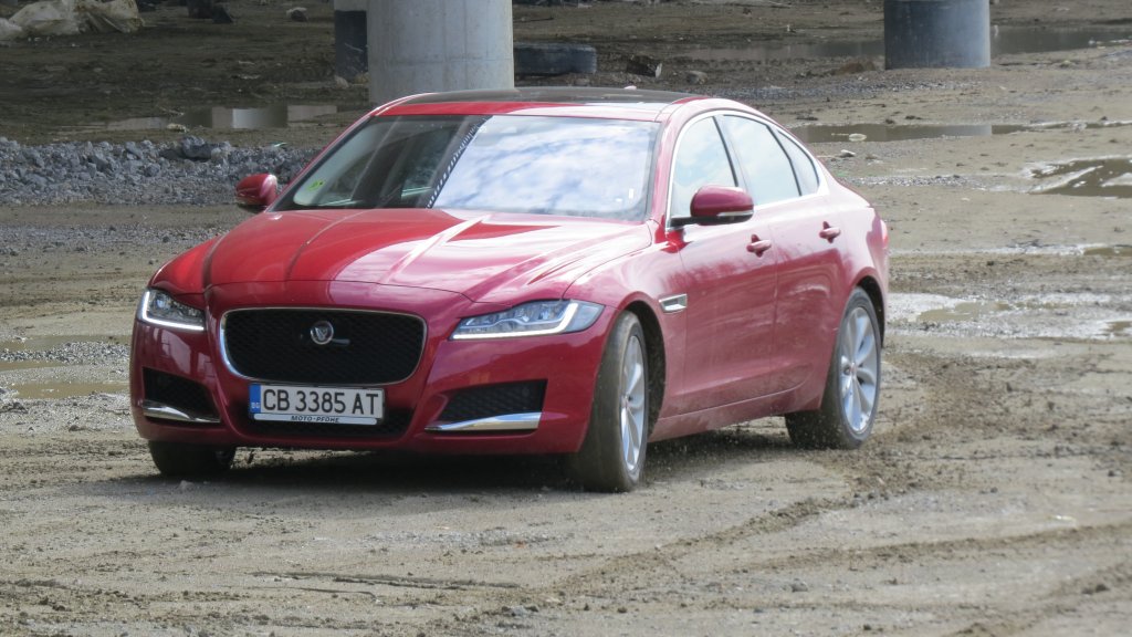 Jaguar XF, автомобил