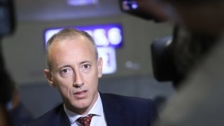 Над 700 000 ученици и 220 000 деца в предучилищна възраст от днес трябва да влязат в дистанционното образование