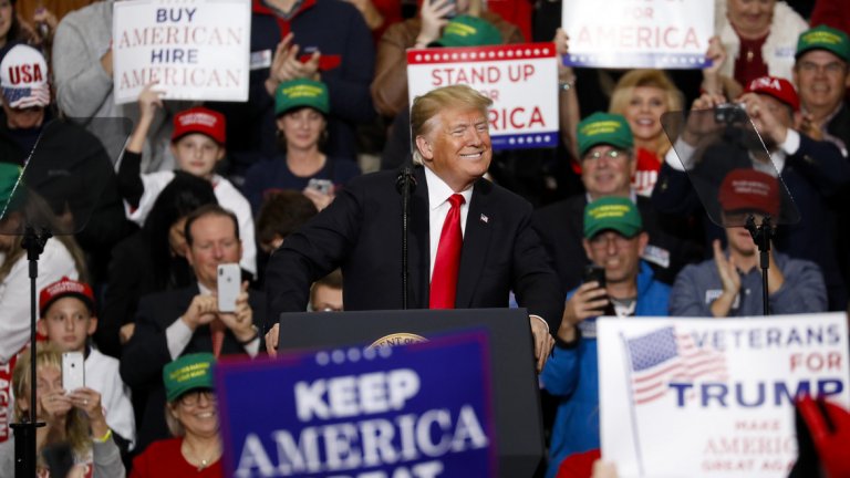 Тръмп гледа към междинните избори и вижда президентските през 2020-а