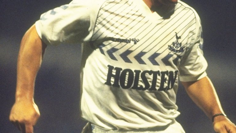 Диего Марадона в екипа на Тотнъм, но само за бенефиса на Ози Ардилес през 1986 г. Феновете на "шпорите" така и нямаха късмета да видят аржентинската легенда да играе за любимия им тим в състезателен мач.