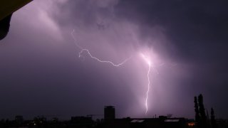 буря, светкавици