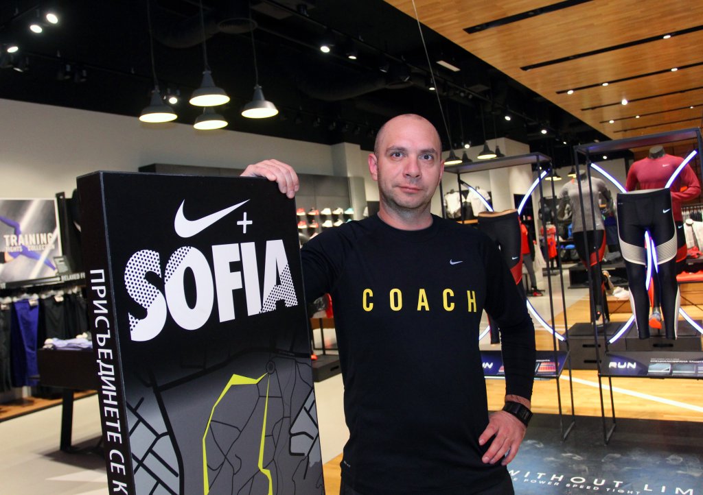 Иво е в клуба от създаването му и понастоящем тренира бегачите от Nike Run Club