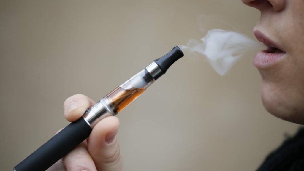 FRANCE-SMOKING-TOBACCO-CIGARETTE