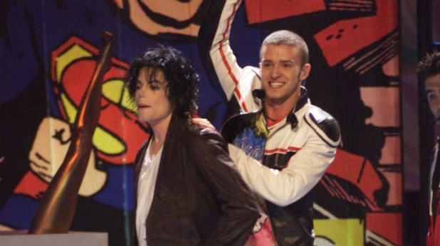 Тимбърлейк и Джексън на наградите на MTV през 2001 г.
