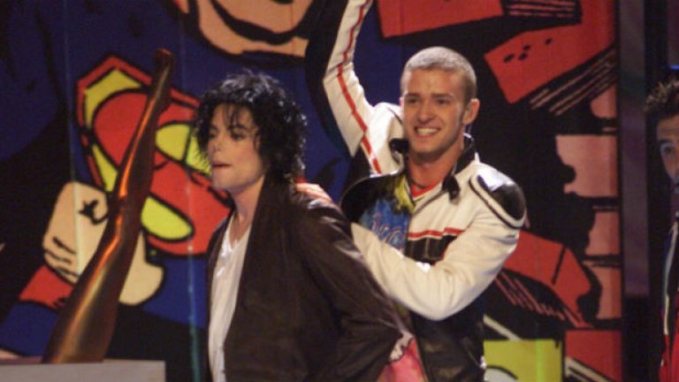 Тимбърлейк и Джексън на наградите на MTV през 2001 г.