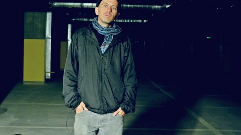 Станислав Трифонов-Nasimo оживи градската среда със своите графити. Той нарисува дядо Добри, Вазов, Вапцаров, Левски и Ботев, Българката с хляба, припомни ни, че всичко, от което се нуждаем, е любов, а големият смисъл е да се научим да даваме. На 15 октомври той представя новата си изложба.