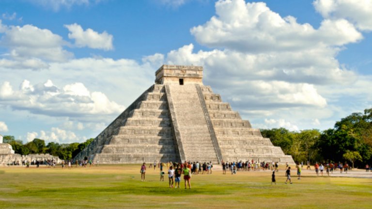 Градът на маите Чичен Ица е едно от Новите седем чудеса на света