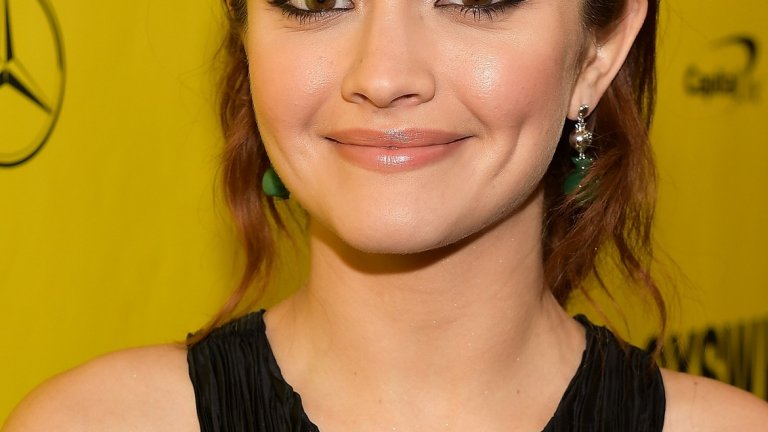 2. Оливия Кук
След роли в по-малки филмови продукции и телевизионния сериал "Bates Motel", тази година Кук участва в наистина голям филм - "Играч първи, приготви се" на Стивън Спилбърг.  Там влезе в ролята на Art3mis – млада бунтарка с проблемна (според нея) външност, която се бори за успех във виртуалната реалност ОАЗИС. Освен това Кук изигра главната роля в краткия сериал на Amazon "Vanity Fair", където играе млада жена, съблазняваща успешни мъже по пътя към върха. Кук вече има обявен проект и за 2019-а – в антологията Modern Love, която ще се фокусира върху всички видове любов.