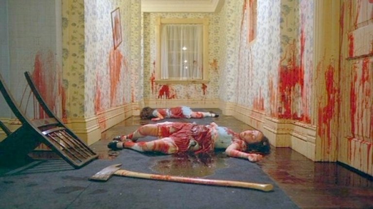 Филмите на ужасите имат нужда от огромно количество кръв  
"Използвахме три или четири контейнера с по около 170 литра (45 галона) кръв всеки", признава координатора на специалните ефекти на Carrie - Уорън Епълби. "Мисля, че единственият филм, който е използвал повече кръв от нас е "Сиянието" (на снимката)