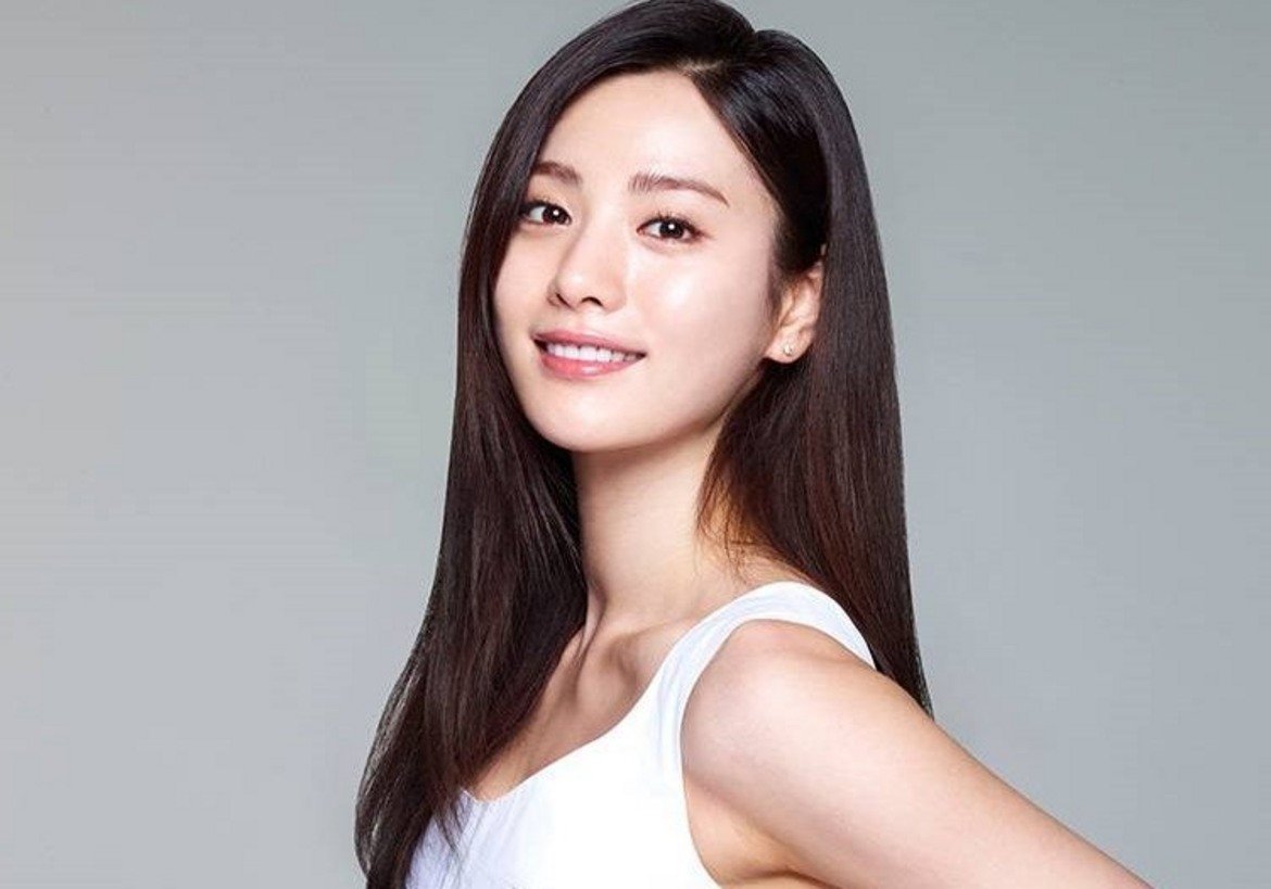5. Нана (Nana) - актриса, модел и певица от Южна Корея (на първо място през 2014/2015 г.)