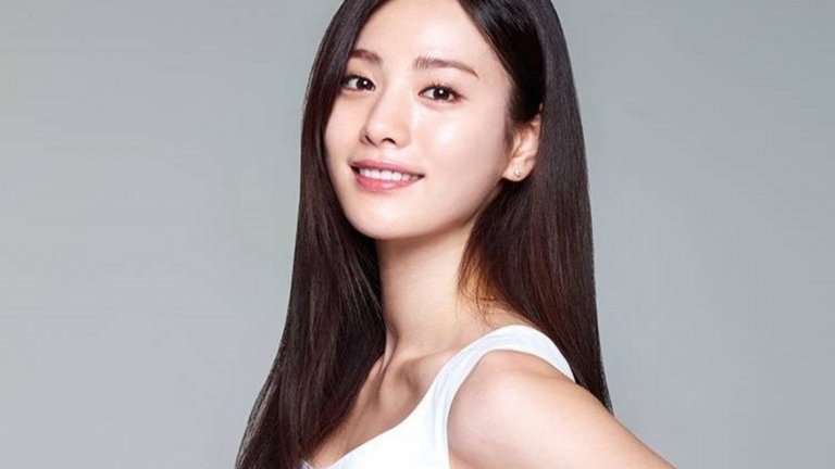 5. Нана (Nana) - актриса, модел и певица от Южна Корея (на първо място през 2014/2015 г.)