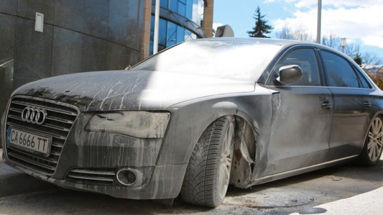 Запалиха колата на Майкъла