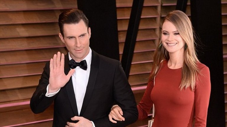 Миналата година преди да сключи брак с модела на Victoria's Secret Беати Принслу, Лавин се извини на всички свои предишни гаджета за отношението си към тях.