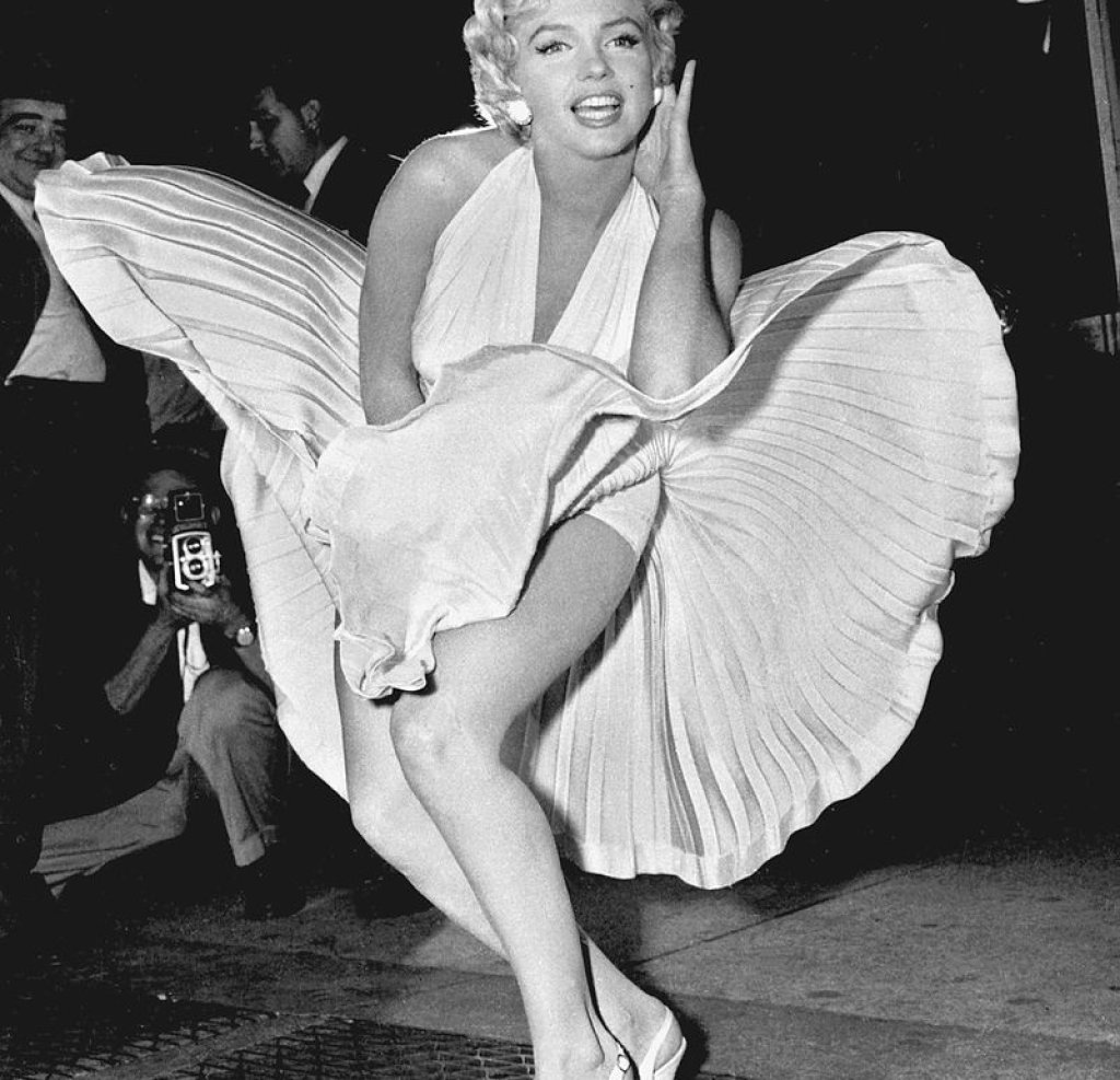Marilyn_Monroe_photo_pose_Seven_Year_Itch