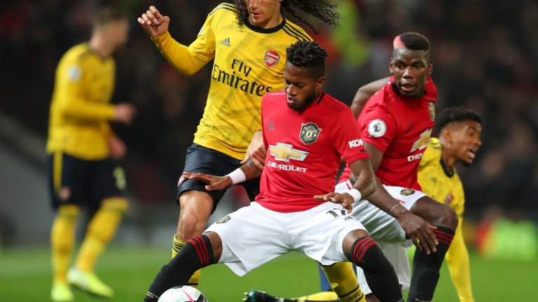 Мачът не беше от най-висока класа и проблемите на двата отбора в центъра си проличаха