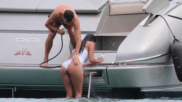 Григор и Никол на почивка в Сен Тропе (снимки)