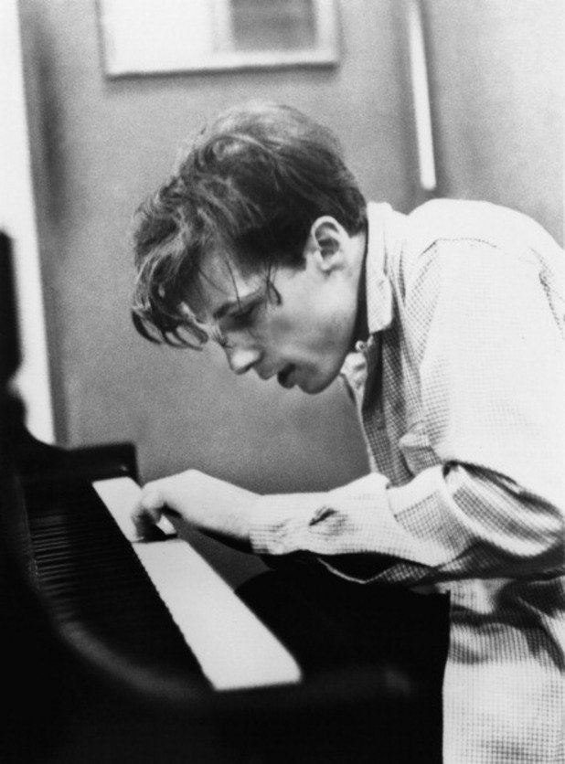 Пианистът по време на запис на "Голдберговите вариации" на Бах през 1955 година