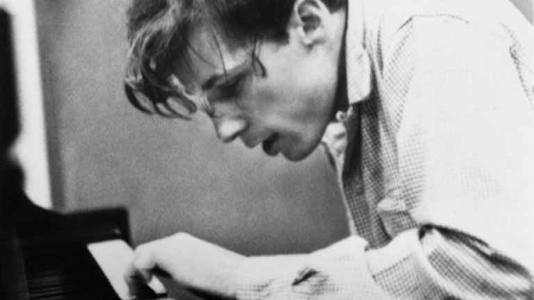 Пианистът по време на запис на "Голдберговите вариации" на Бах през 1955 година