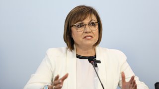 Червената лидерка определи резултата на социалистите като "катастрофален"
