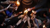 Бълггарска делегация носи Свещения огън за богослужението в София