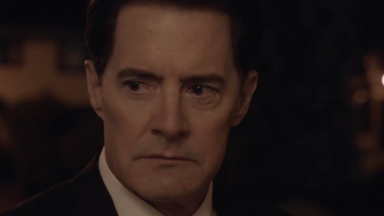 Туин Пийкс 
Трети сезон на култовия сериал на Дейвид Линч разказва какво се случва 25 години след смъртта на гимназистката Лора Палмър, която беше в центъра на историята на епизодите. Доколкото можем да се ориентираме по мистичните трейлъри - Линч се завръща към качествения съспенс, за да съживи страстта към сериала на милионите фенове по целия свят. В България го очаквайте на 22 май по HBO.