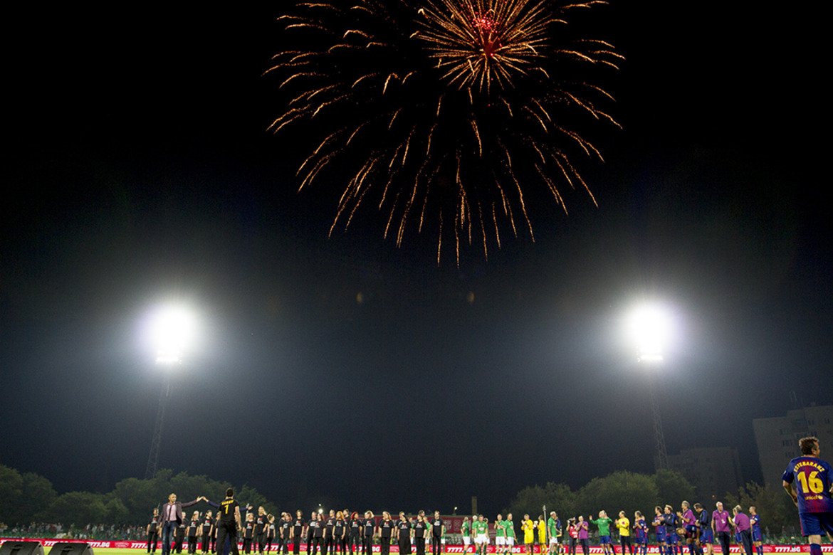 Футболният празник завърши с красива заря, която озари нощното небе под Аязмото