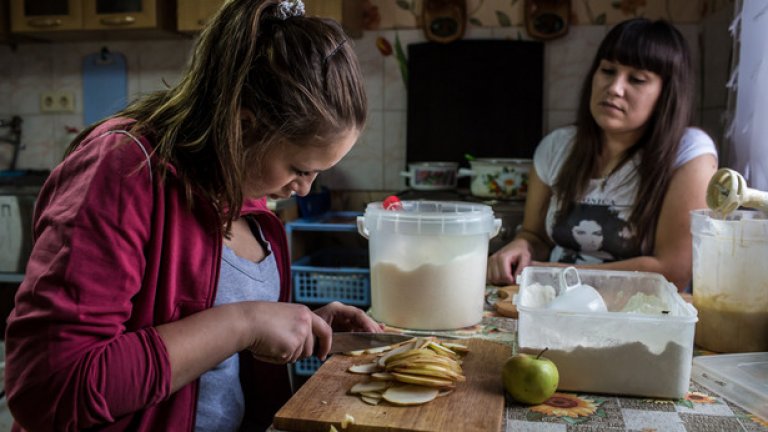 Всеки, който твърди, че предлага някакъв вид прочистване на организма, извлича изгода от неверни и подвеждащи твърдения и следователно по дефиниция е измамник, твърди Питър Ейтън, професор по социология в "Сити Юнивърсити"