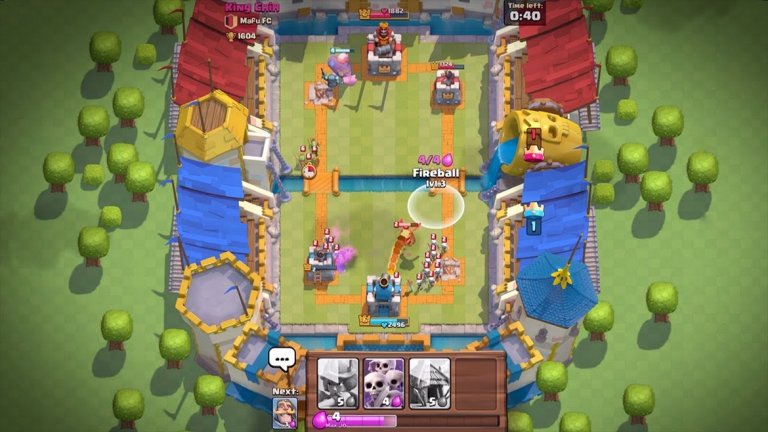 2. Clash Royale
Само за година Clash Royale на финландската компания Supercell се превърна в комерсиален титан на мобилния фронт. Съчетавайки елементи от игрите с карти, стратегиите и МОВА заглавията, тя действително е изключително увлекателно заглавие за мултиплейър битки. Често критикуват Clash Royale, че печели от разочарованието и яда на геймърите, които под влияние на емоциите правят покупки с реални пари. Понякога изходът от двубоите се решава от похарчените пари и прекараното време, а не от реалните умения. Независимо от това, очевидно доста хора са готови да бръкнат в джобовете си, за да играят Clash Royale и финансовите резултати го доказват.
