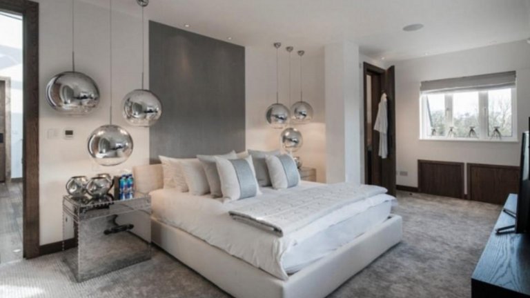 С шест спални