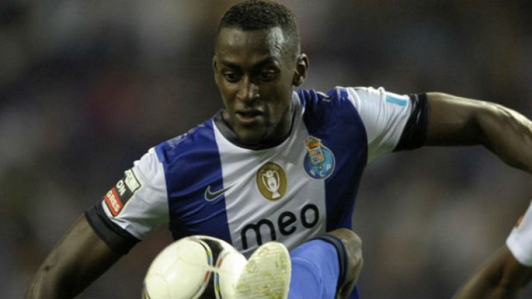 Порто е без голмайстора си Джаксън Мартинес, който има 18 попадения в португалското първенство