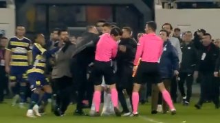 Президент преби съдия в Турция (видео)