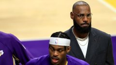 ЛеБрон отново тренира с Лейкърс