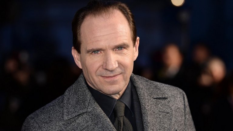 Ралф Файнс все още е начело на MI6 с кодовото название М.