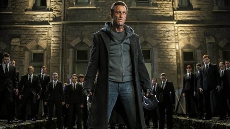 "Аз, Франкенщайн"
Въпреки че тук участват страхотни актьори като Бил Найи и Миранда Ото, превъплъщението на Арън Екхарт във Франкенщайн е ужасно. Филмът е пълен с безсмислени сцени, а сценарият напълно липсва. 
Един съвет - не си разваляйте вкуса, а изчакайте 2015 г., когато излиза "Виктор Франкенщайн" с Джеймс Макавой и Даниел Радклиф.