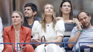 Мария Шарапова - руската подкрепа за Медведев от трибуните