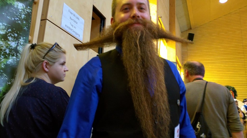 1280px-Beard_and_Mustache_Championships_-_Flickr_-_GregTheBusker_(4)