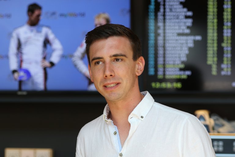 Младият Марк Матешиц наследи огромното състояние на баща си, но не и короната му в Red Bull.