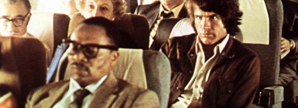 Уорън Бийти в The Parallax View (1974)
Уорън Бийти е журналист, който започва разследване във връзка с убийството на сенатор. Конспирация и игра с факти и информация правят този филм доста интересен и най-вече позволяват на зрителя сам да си направи изводите - нещо, което се случва все по-рядко в съвременното кино.