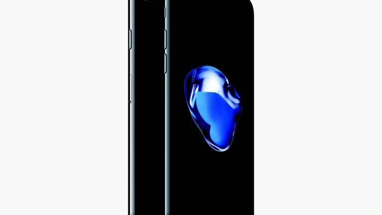 9) iPhone 7 - 85 точки
Камерата на iPhone 7 показа солидни подобрения в сравнение с предшествениците - 6s и 6s Plus, както по отношение на функционалностите, така и като качество на изображението. Телефонът може да се похвали с много добра експозиция и динамичен обхват, стабилен и точен баланс на белия цвят, добри детайли и бърз автофокус при ярко осветление. 
Недостатъците отново са: загуба на най-фините детайли при слаба светлина, видими флуктуации в яркостта при слаба светлина, нестабилен автофокус при използване на светкавица при последователни снимки.