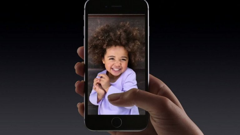 "С Live Photos можете да превърнете замръзналите мигове в незабравими живи спомени", казват от Apple. Противоречивото им нововъведение вече предизвиква доста коментари