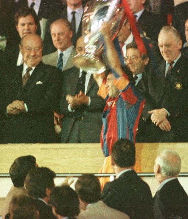 Христо Стоичков с трофея през 1992 г.