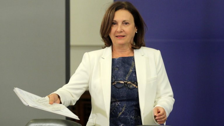 Бъчварова коментира, че "няма информация" за включването на извънредна точка с предложението на Георгиева в дневния ред на Министерски съвет във вторник