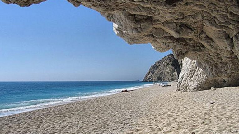 Разстоянието от София обаче е 685 км, макар и предимно по магистрала